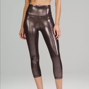 NWOT Align 21” Metallic crop